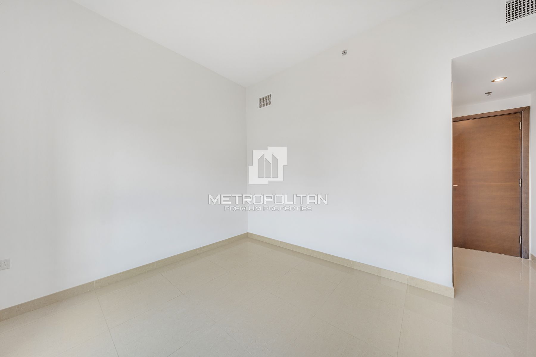 2 Car Park | Vacant | Large Terrace
