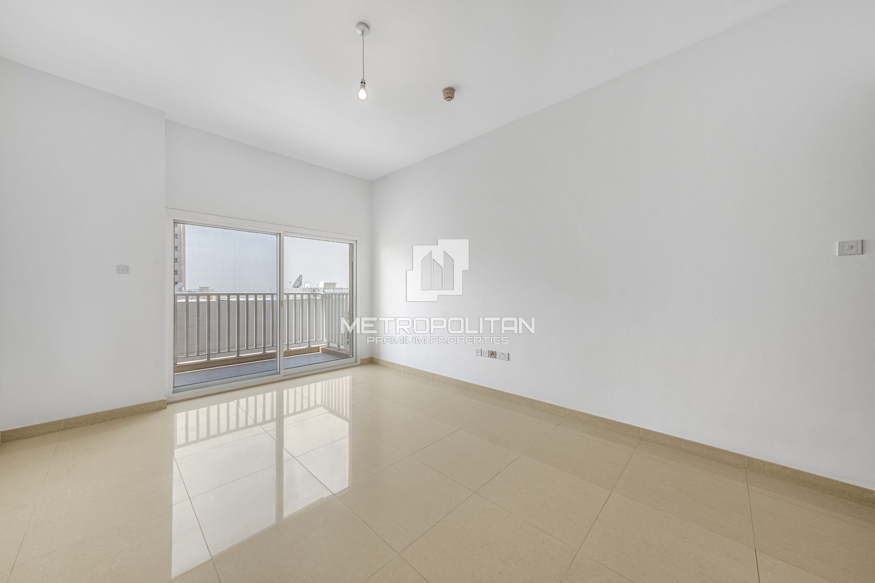 2 Car Park | Vacant | Large Terrace