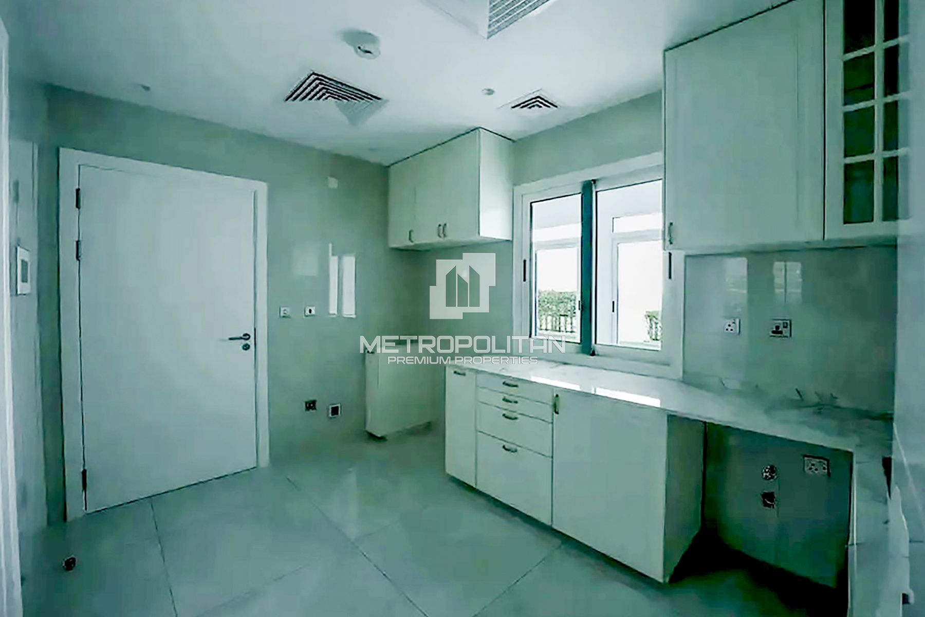 5BR Villa for Rent in Palm Jumeirah – MPR-9535