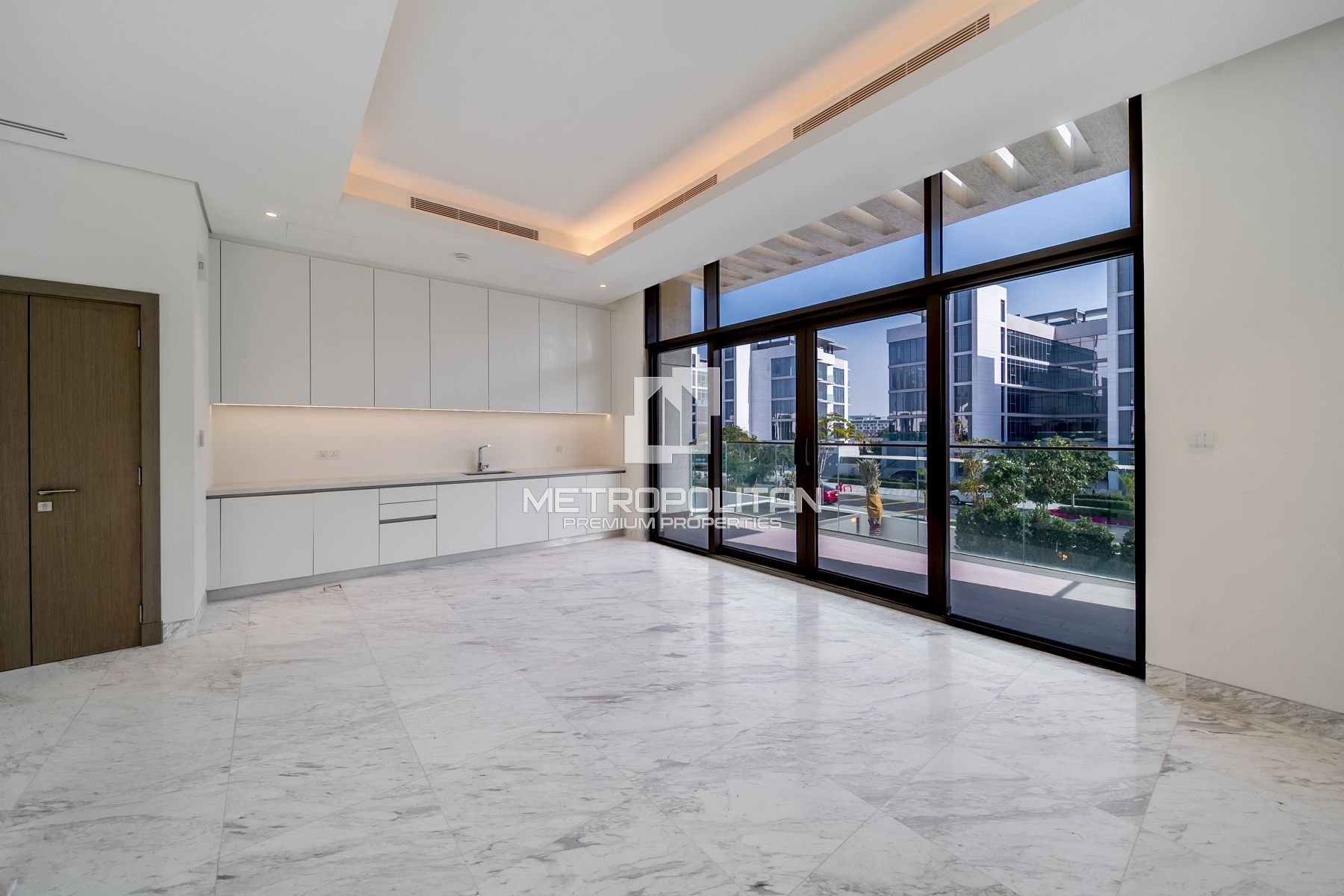 Spacious Villa | Close to Lagoon | Big plot