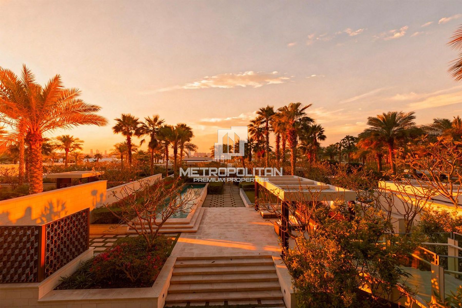 Biggest Garden Suite| Palm View | Private Elevator