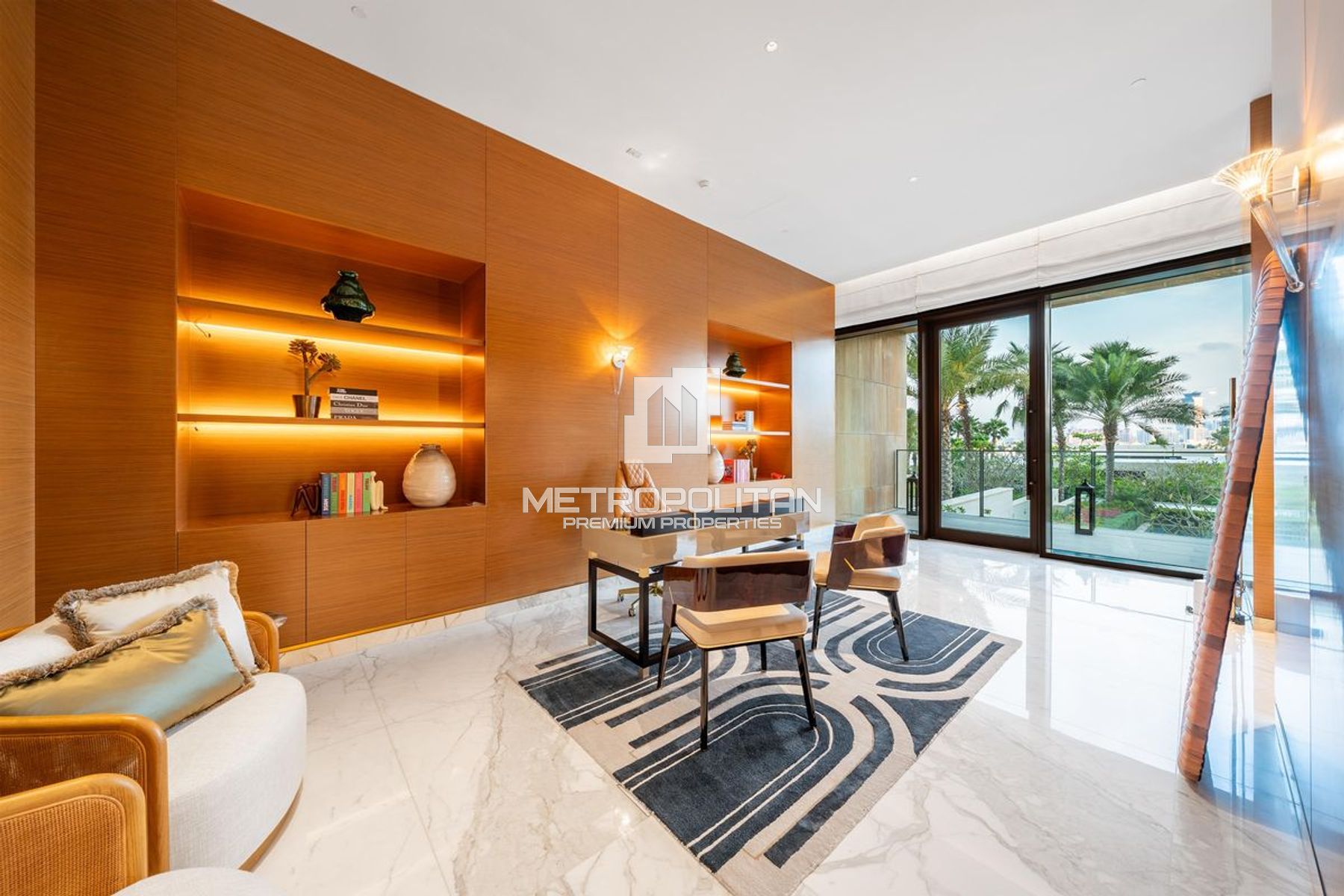 Biggest Garden Suite| Palm View | Private Elevator