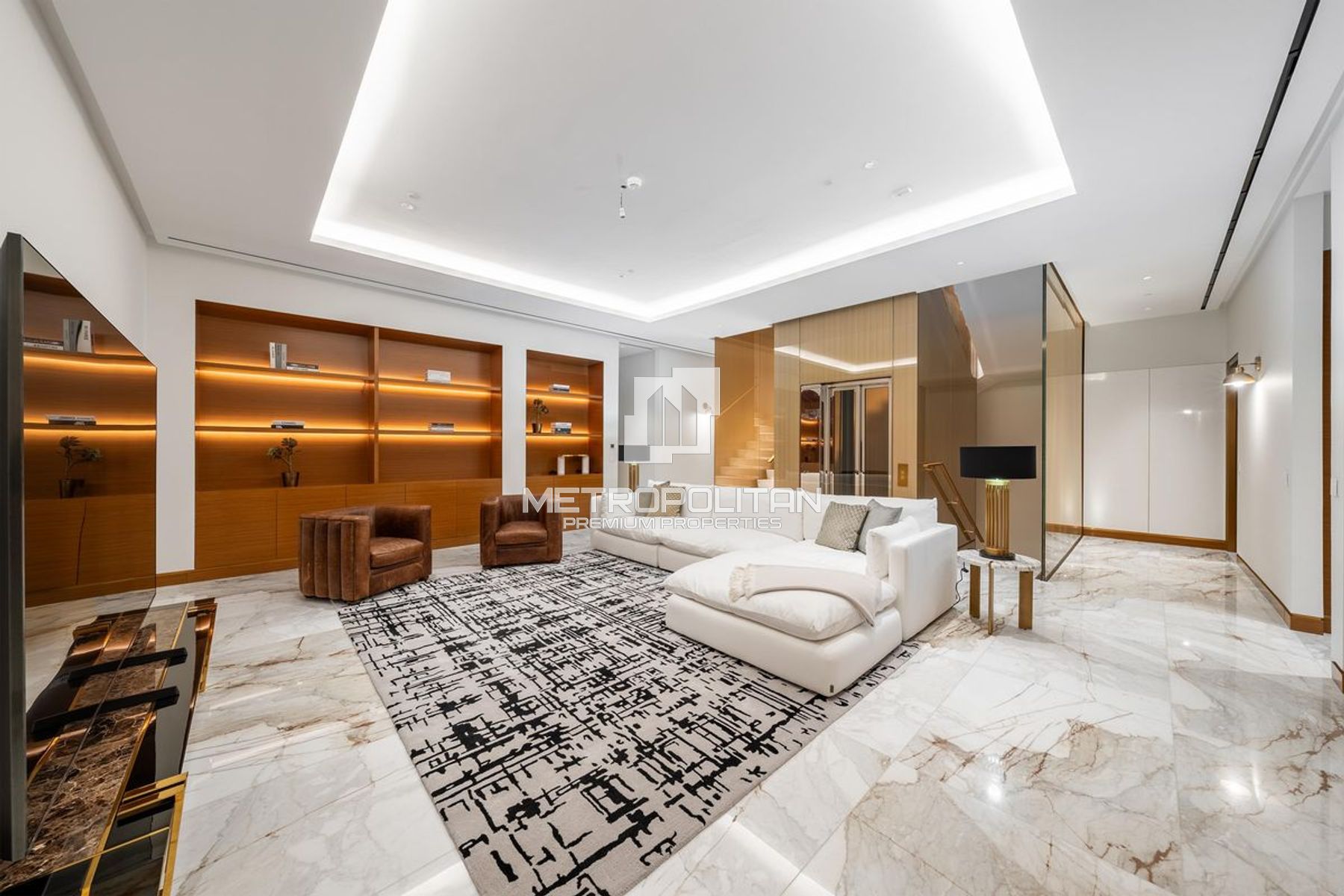 Biggest Garden Suite| Palm View | Private Elevator