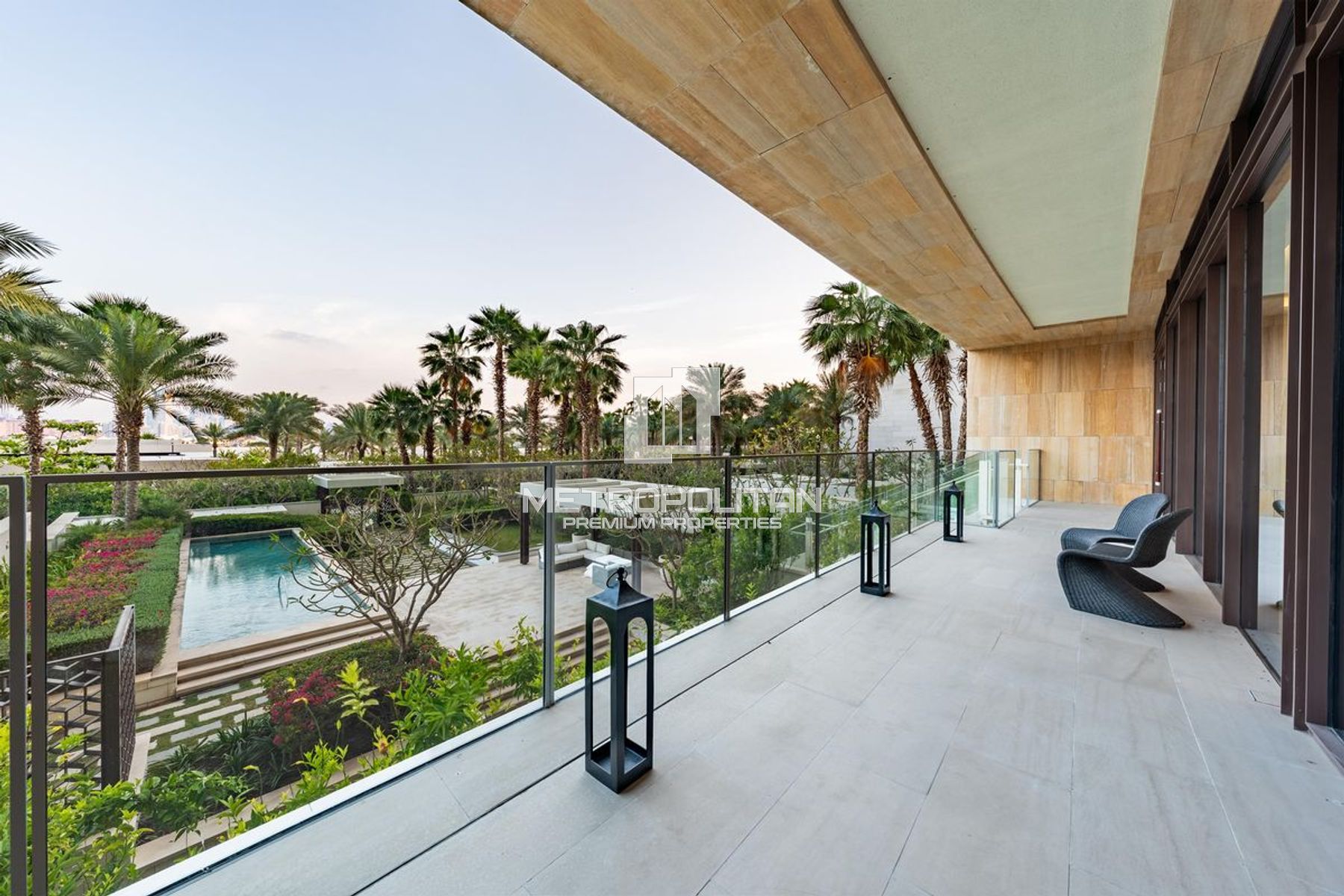 Biggest Garden Suite| Palm View | Private Elevator