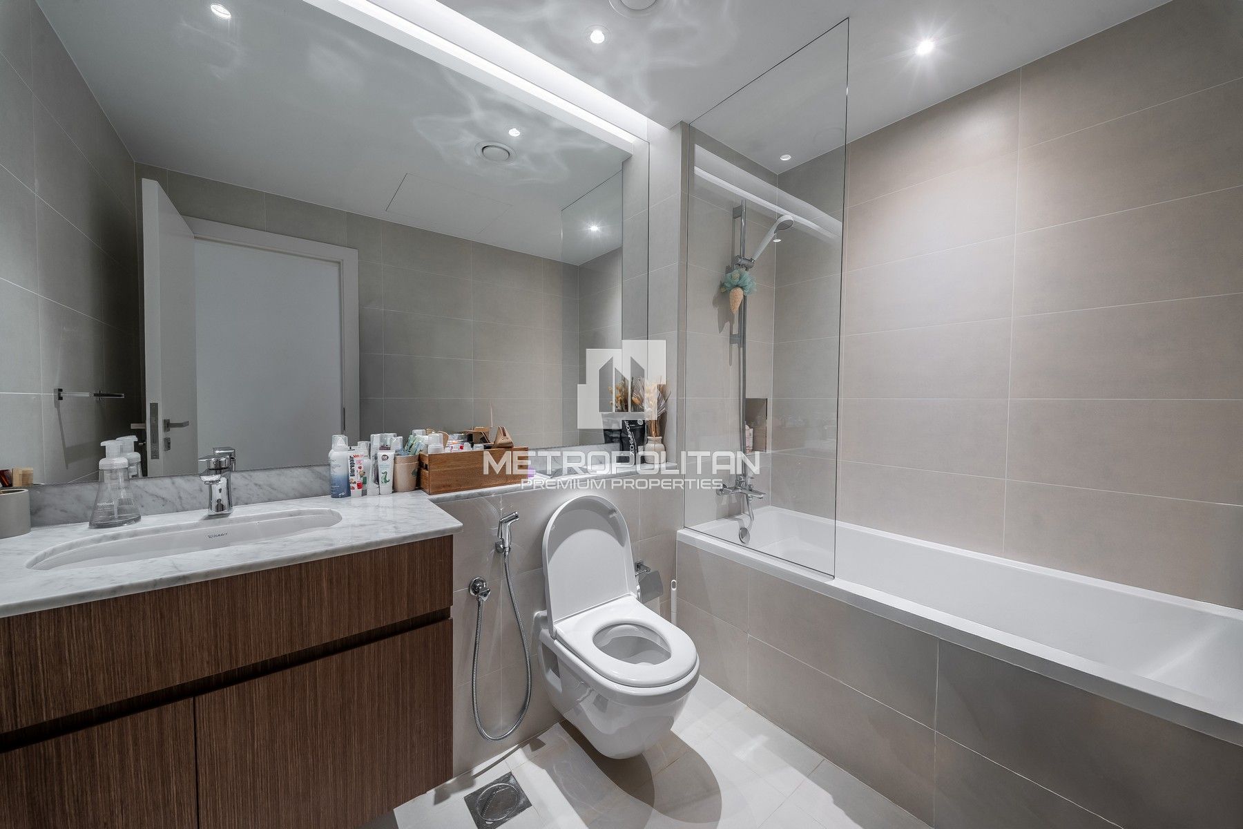 3BR Apartment for Rent in Jumeirah – MPR-9665