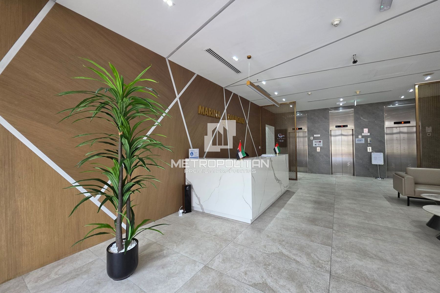 Fully Furnished| Upgraded| Marina View| Near Metro