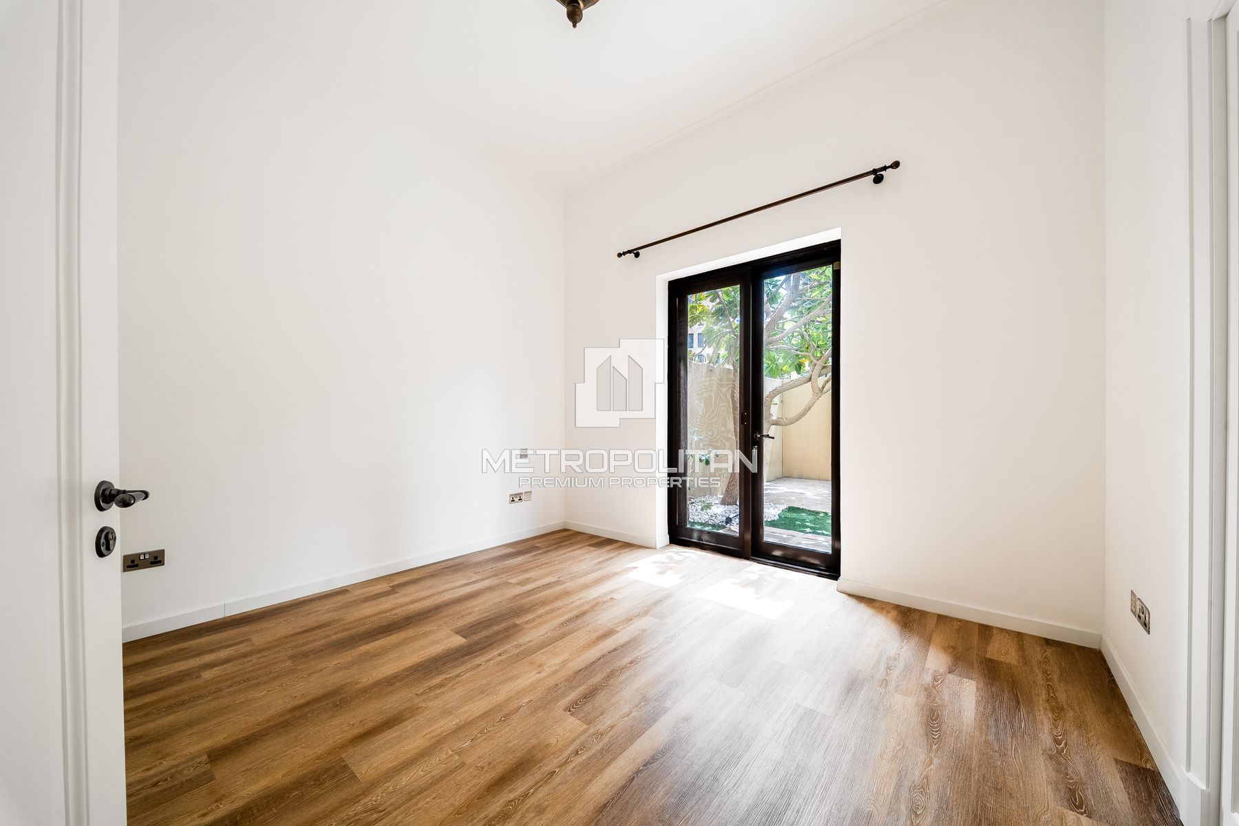 3BR Apartment for Rent in Old Town – MPR-9724