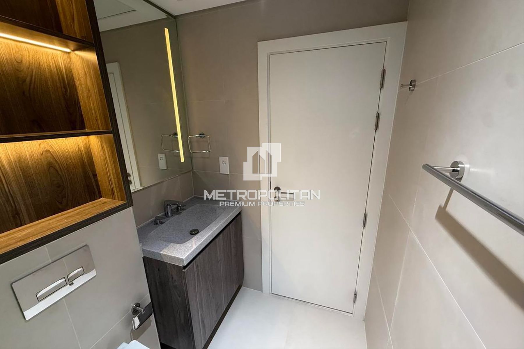 .5BR Apartment for Rent in Business Bay – MPR-9743
