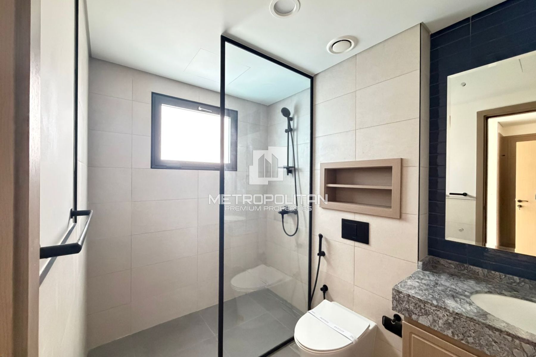 Spacious 5BR + Maid | Best Price | Santorini