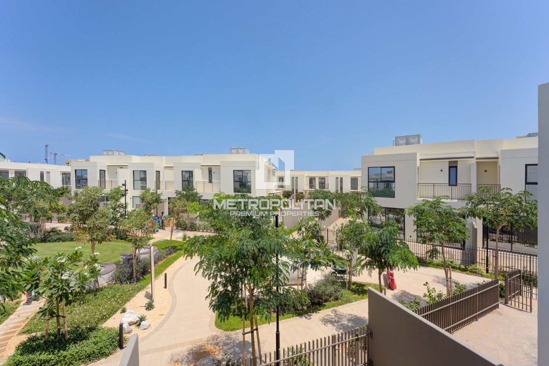 تاون هاوس للإيجار في Falcon Island North، Al Hamra Village - MPR-9779