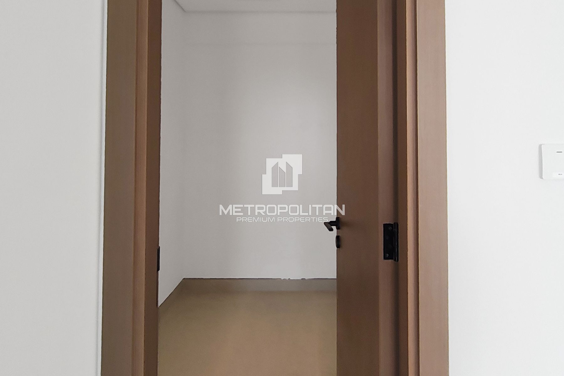 1BR+ Maids Room | Prime Location | Creek View