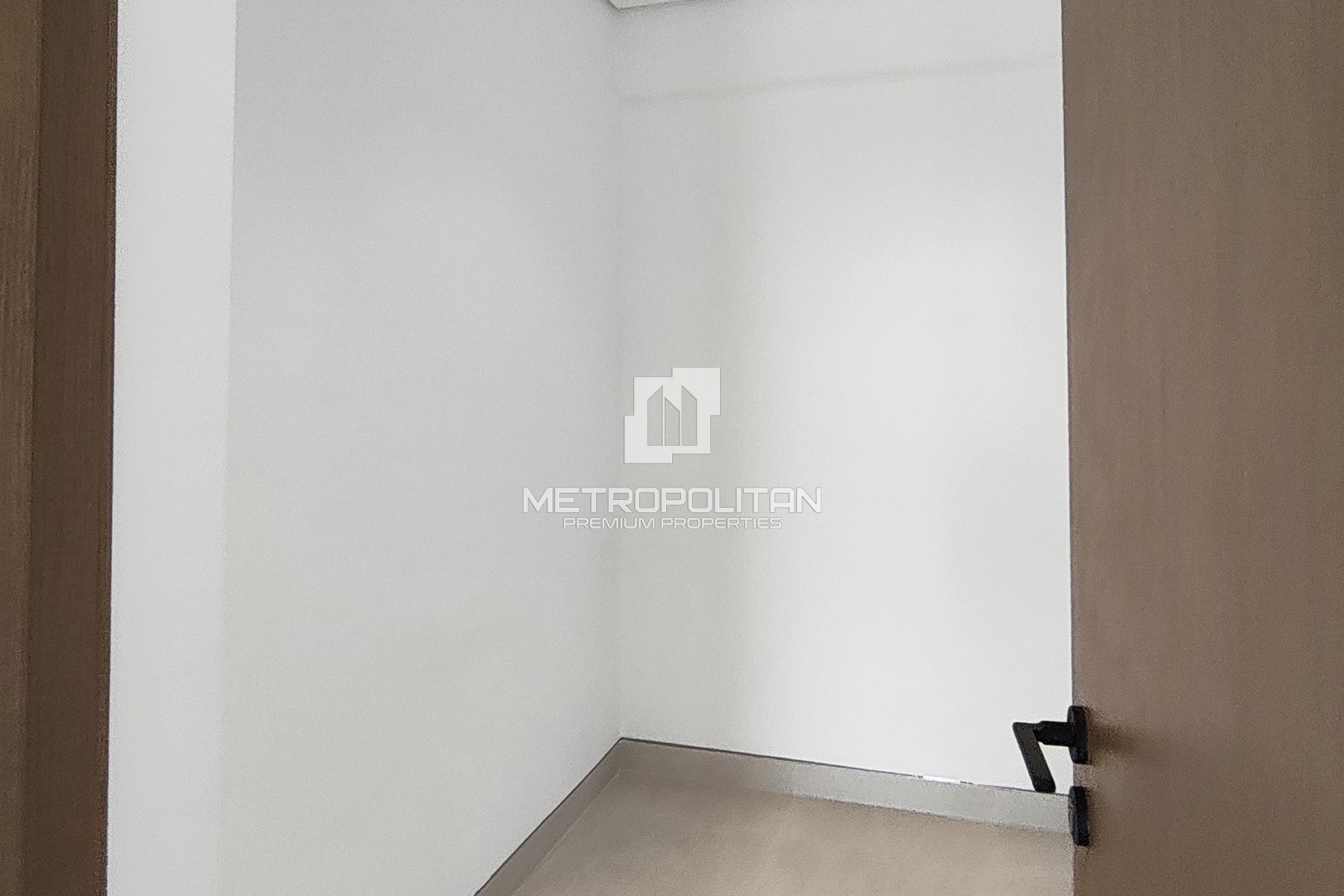 1BR+ Maids Room | Prime Location | Creek View
