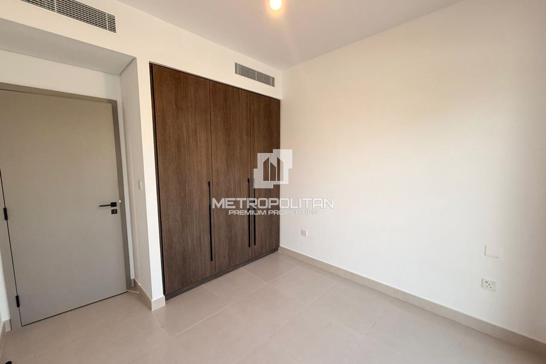 4BR Townhouse for Rent in Tilal Al Ghaf – MPR-9788