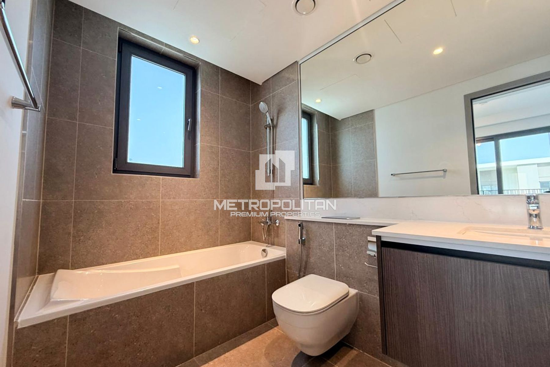 4BR Townhouse for Rent in Tilal Al Ghaf – MPR-9788