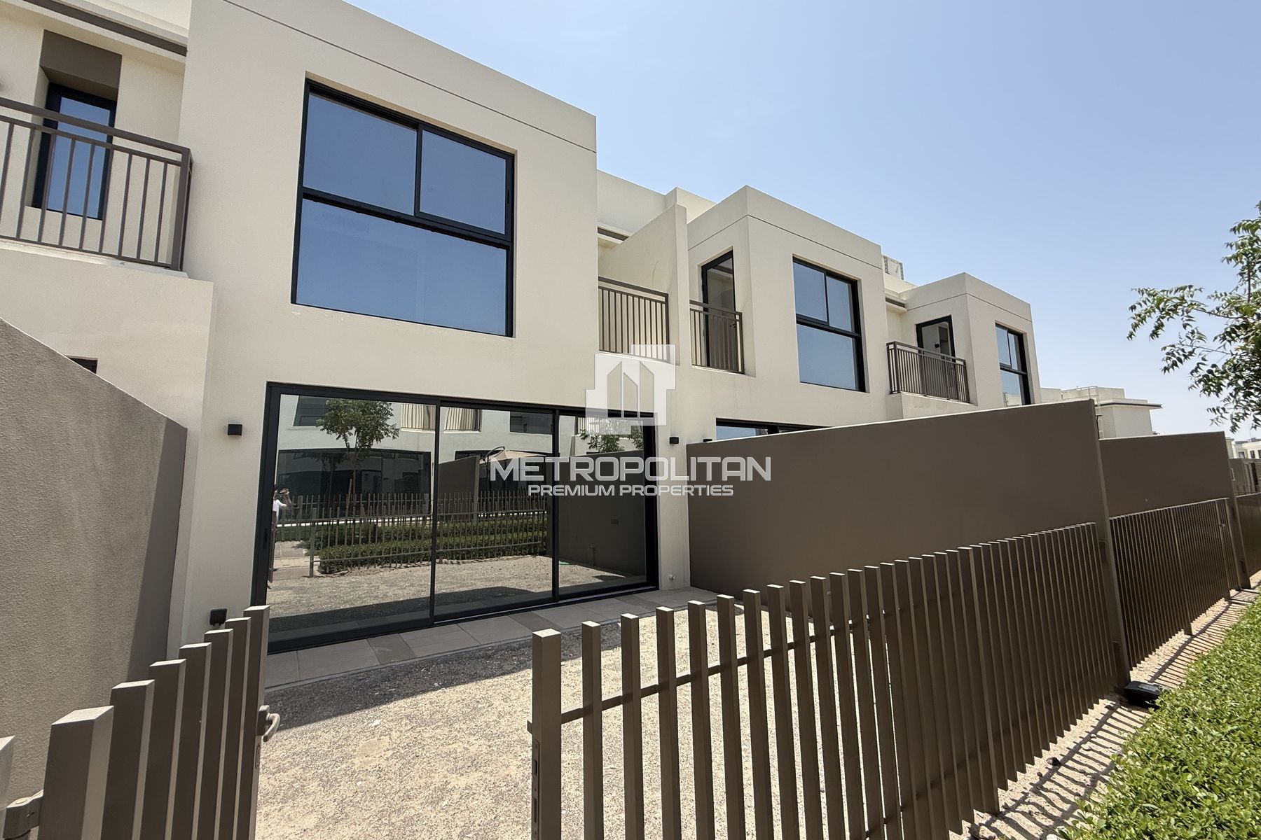 تاون هاوس للإيجار في Falcon Island North، Al Hamra Village - MPR-9795