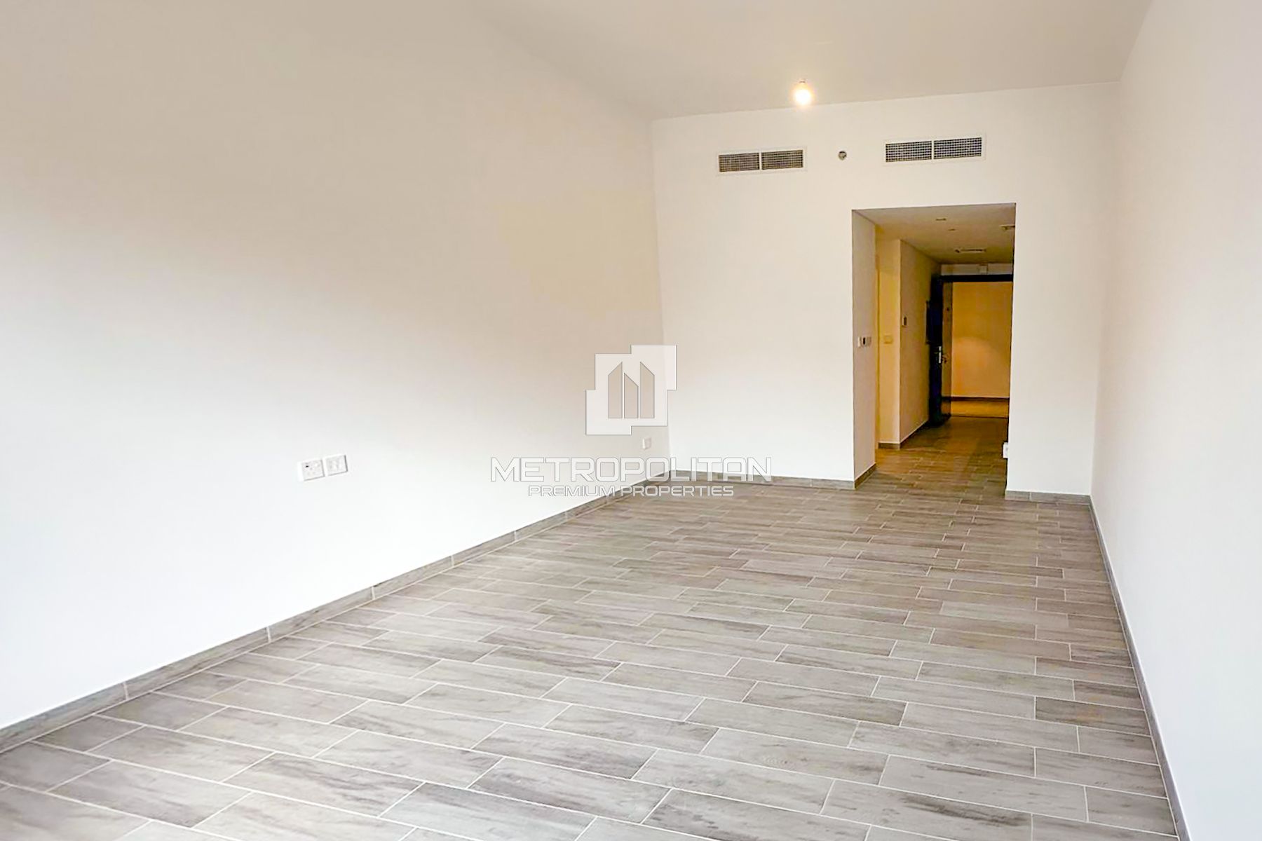Spacious Layout | High End | Ready to Move