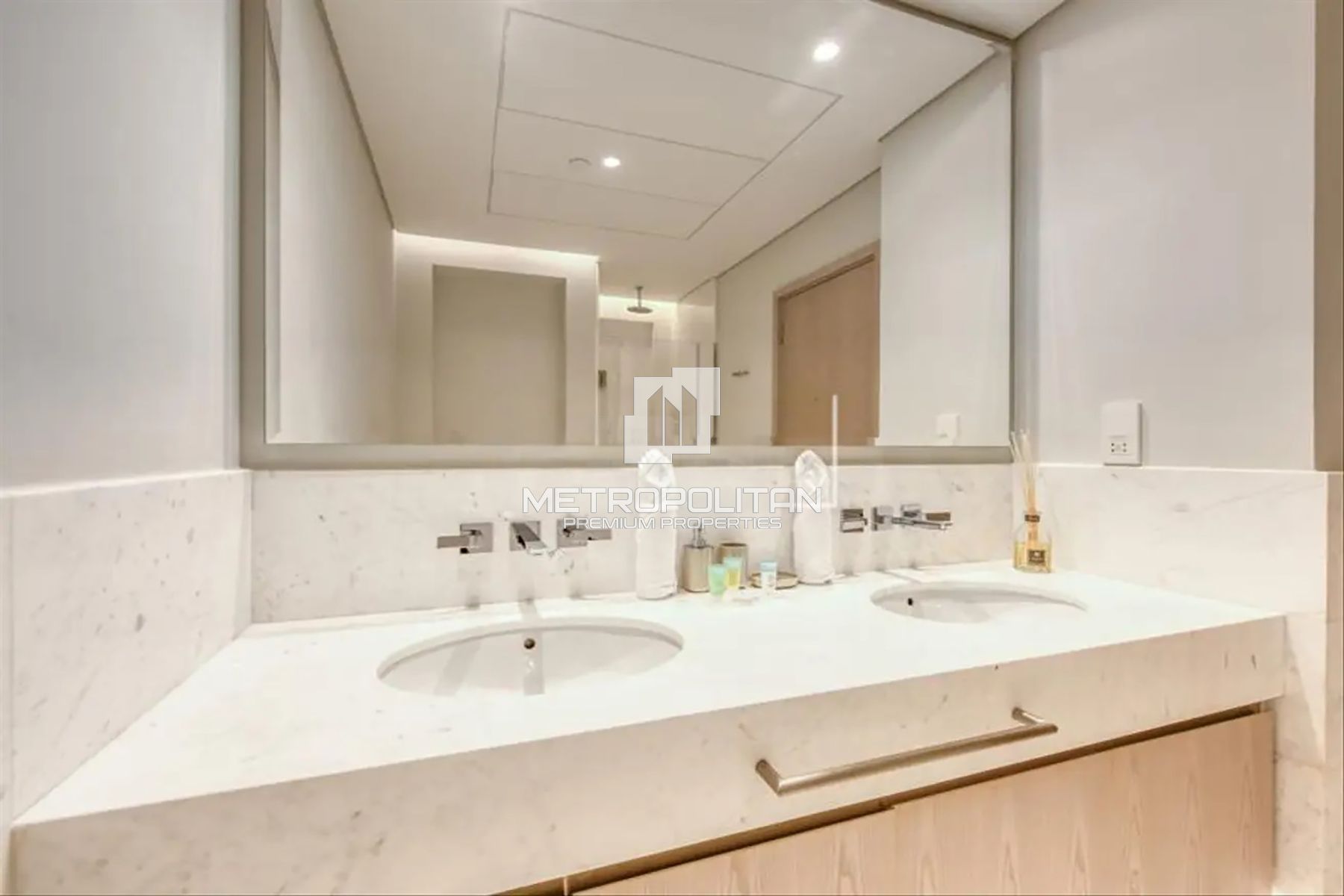 .5BR Apartment for Rent in Palm Jumeirah – MPR-9866