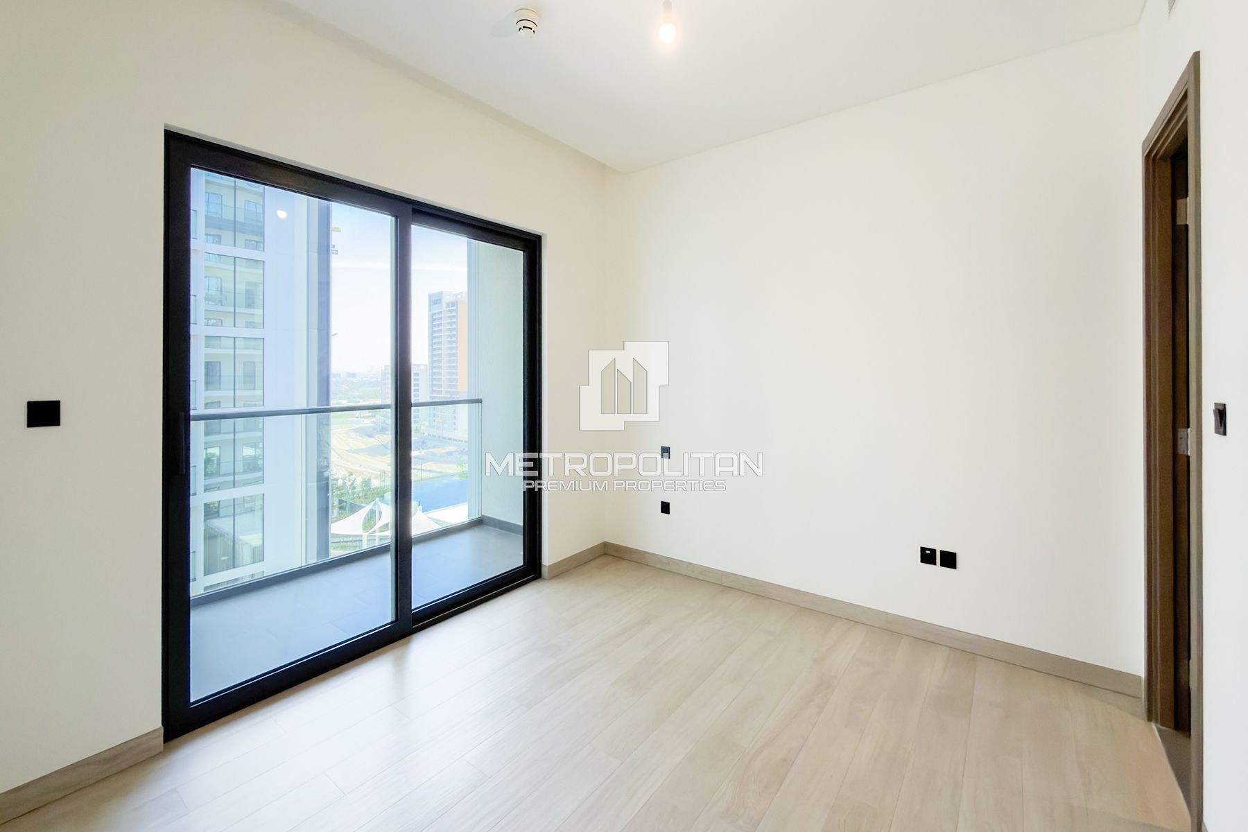 4 Cheques | Bright Layout | Mid Floor | Pool View