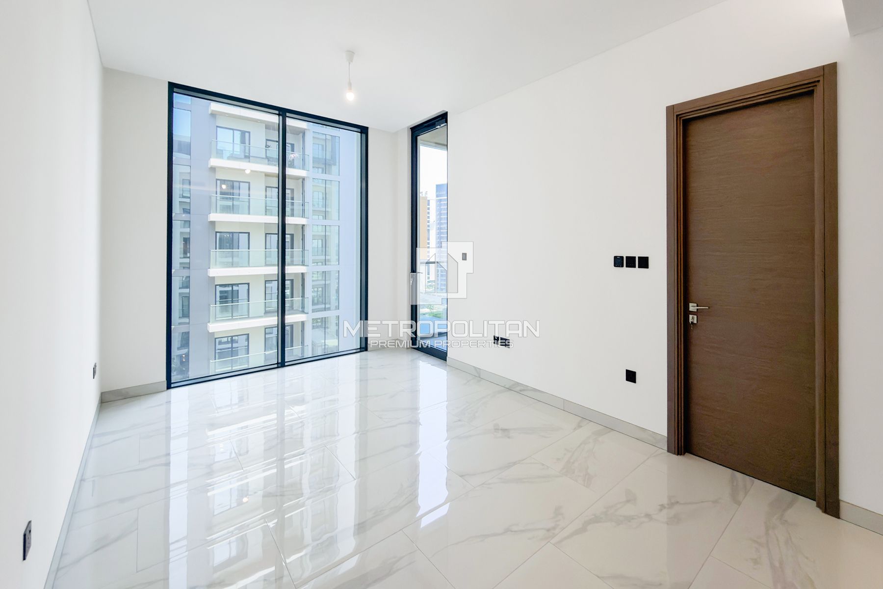 4 Cheques | Bright Layout | Mid Floor | Pool View