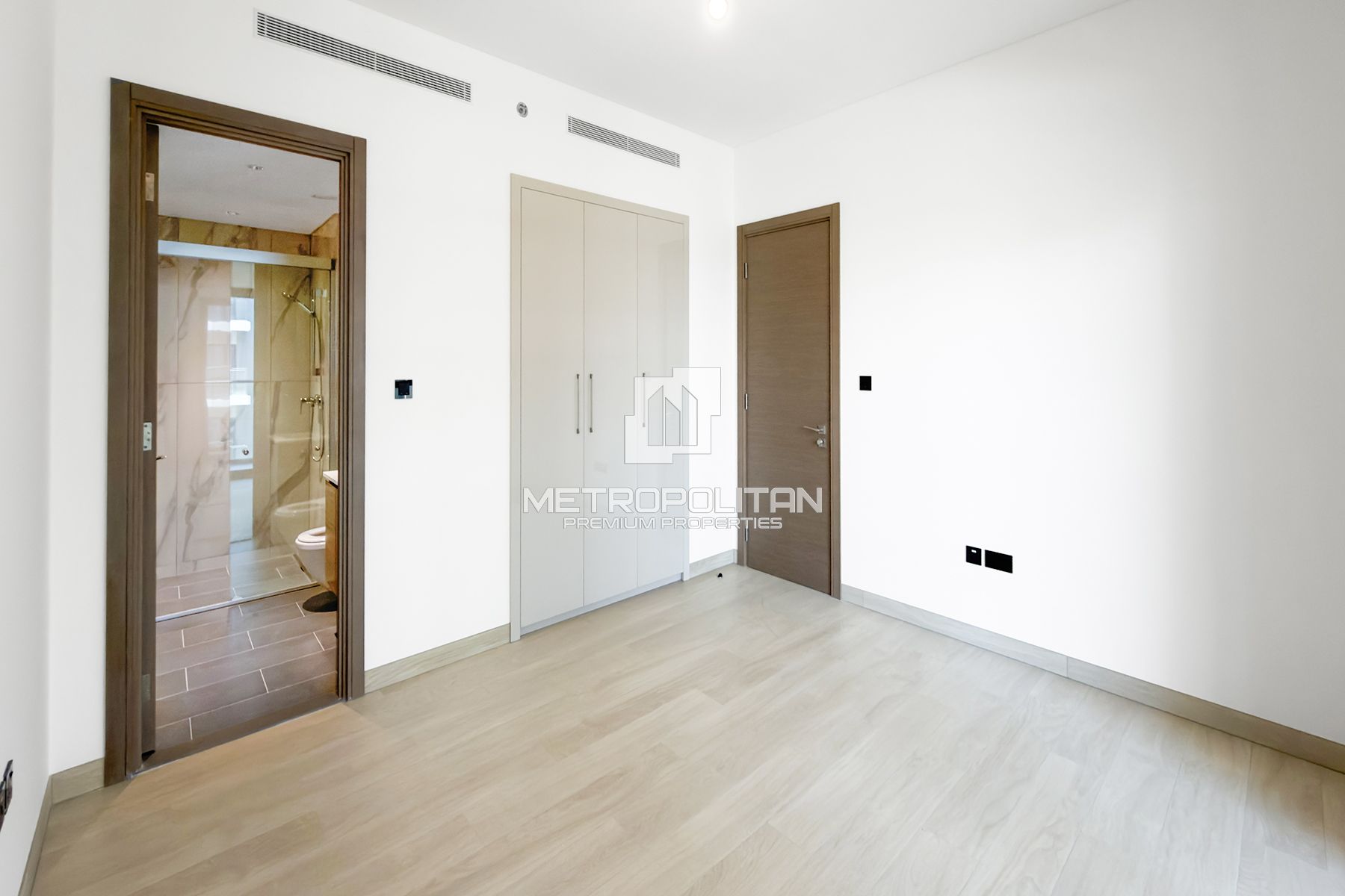 4 Cheques | Bright Layout | Mid Floor | Pool View