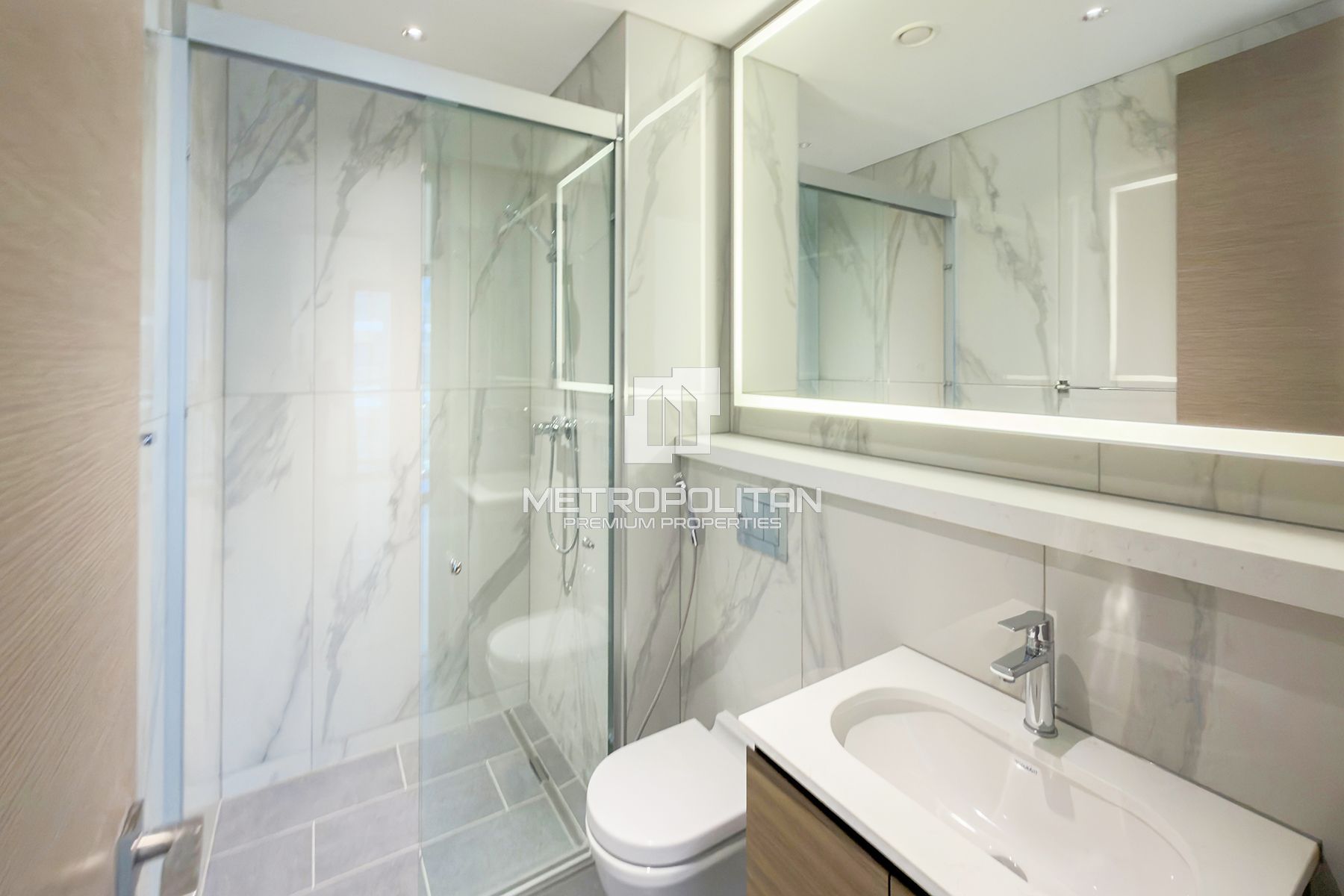 4 Cheques | Bright Layout | Mid Floor | Pool View
