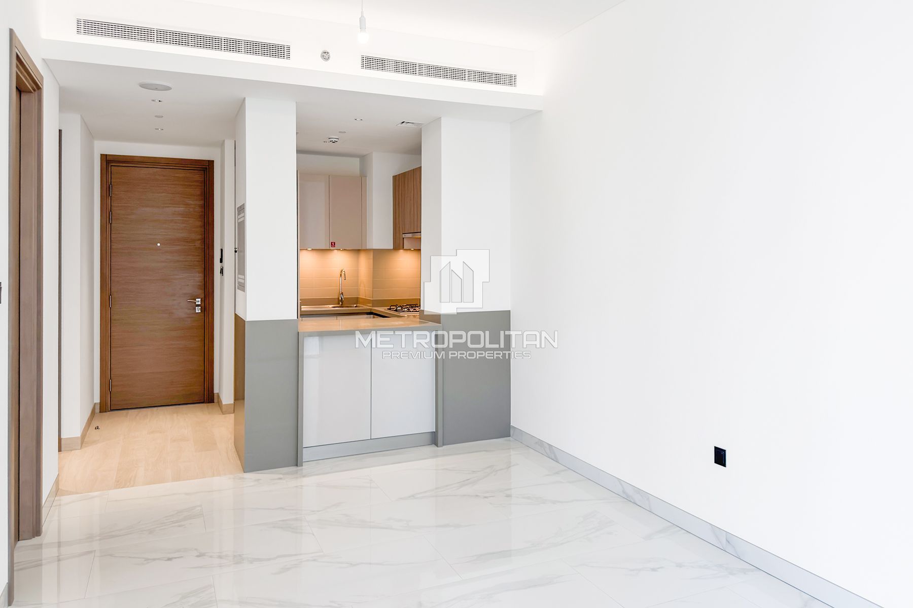 4 Cheques | Bright Layout | Mid Floor | Pool View