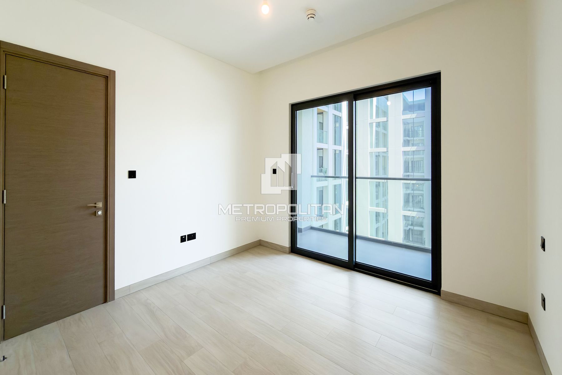 4 Cheques | Bright Layout | Mid Floor | Pool View