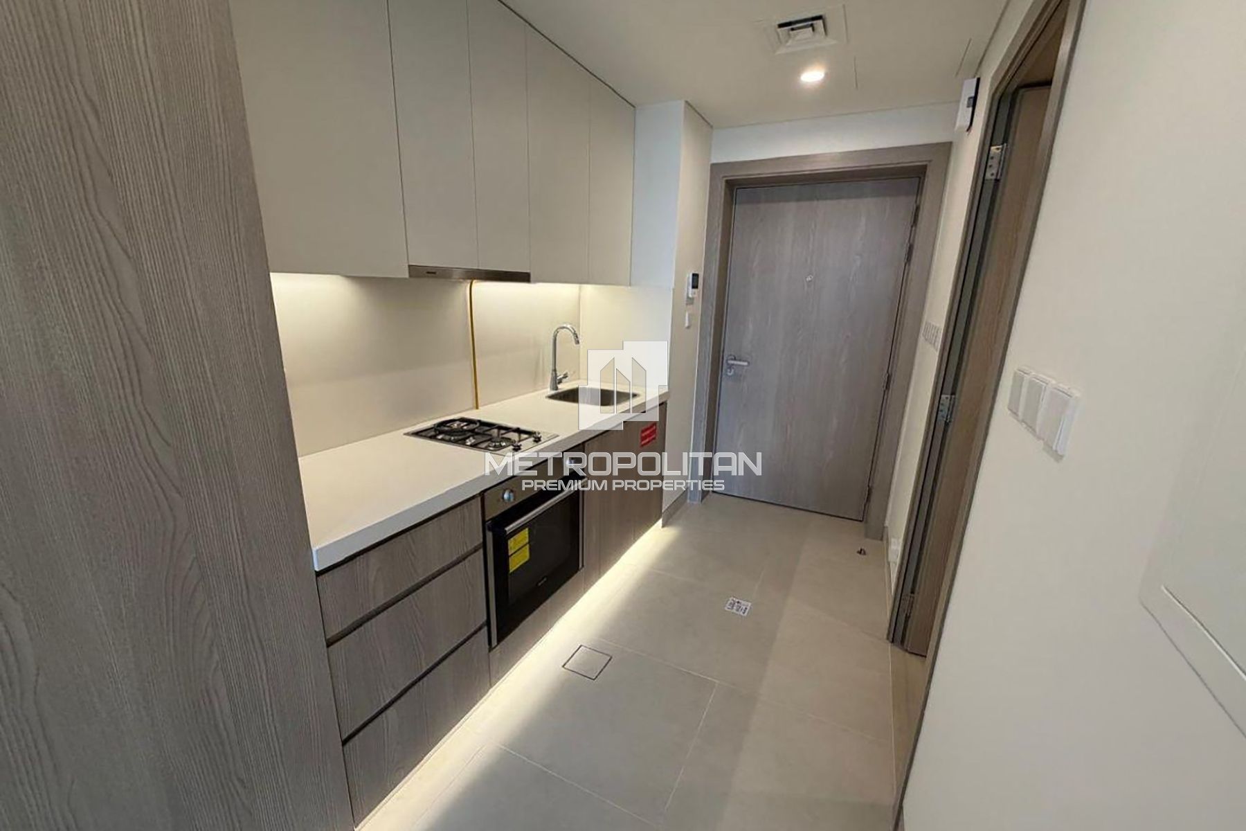 .5BR Apartment for Rent in Dubai Sports City – MPR-9898