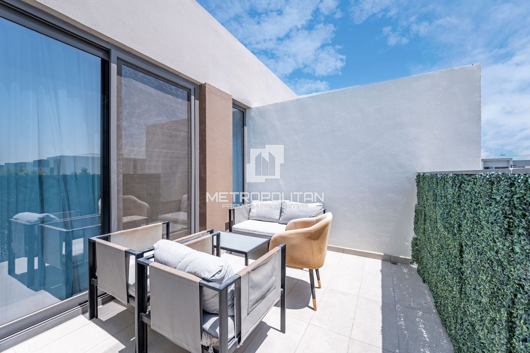 3BR Townhouse for Rent in Tilal Al Ghaf – MPR-9899