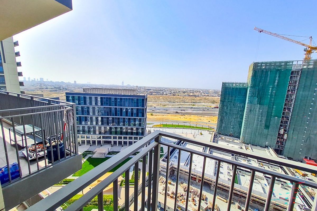Spacious 2 Beds| Unfurnished| Vacant from August 6