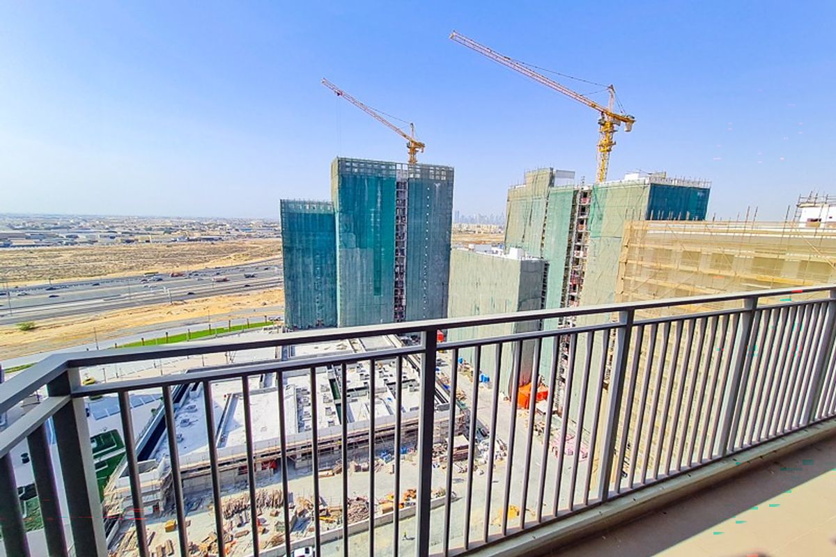 Spacious 2 Beds| Unfurnished| Vacant from August 6