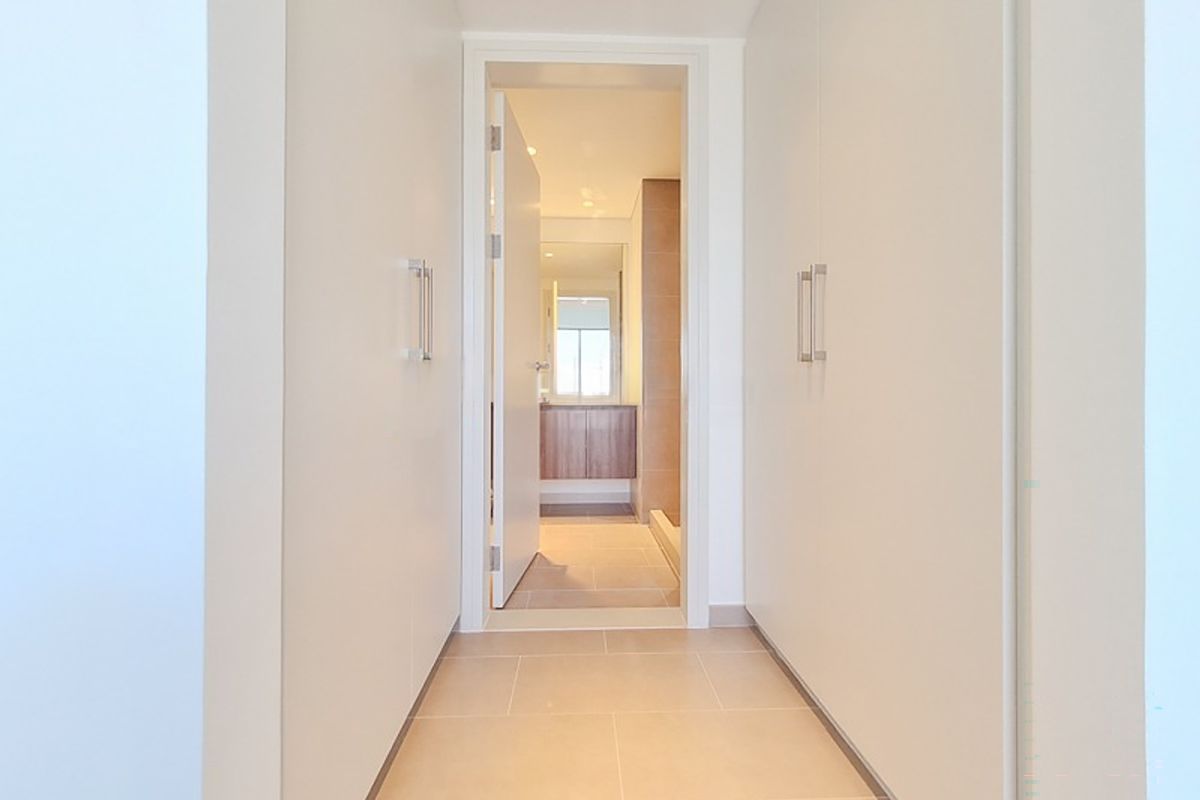 Spacious 2 Beds| Unfurnished| Vacant from August 6