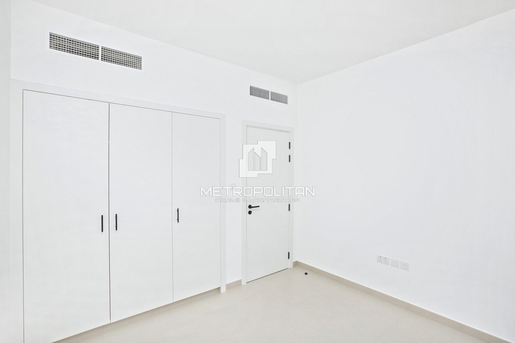 3BR Townhouse for Rent in Town Square – MPR-9947
