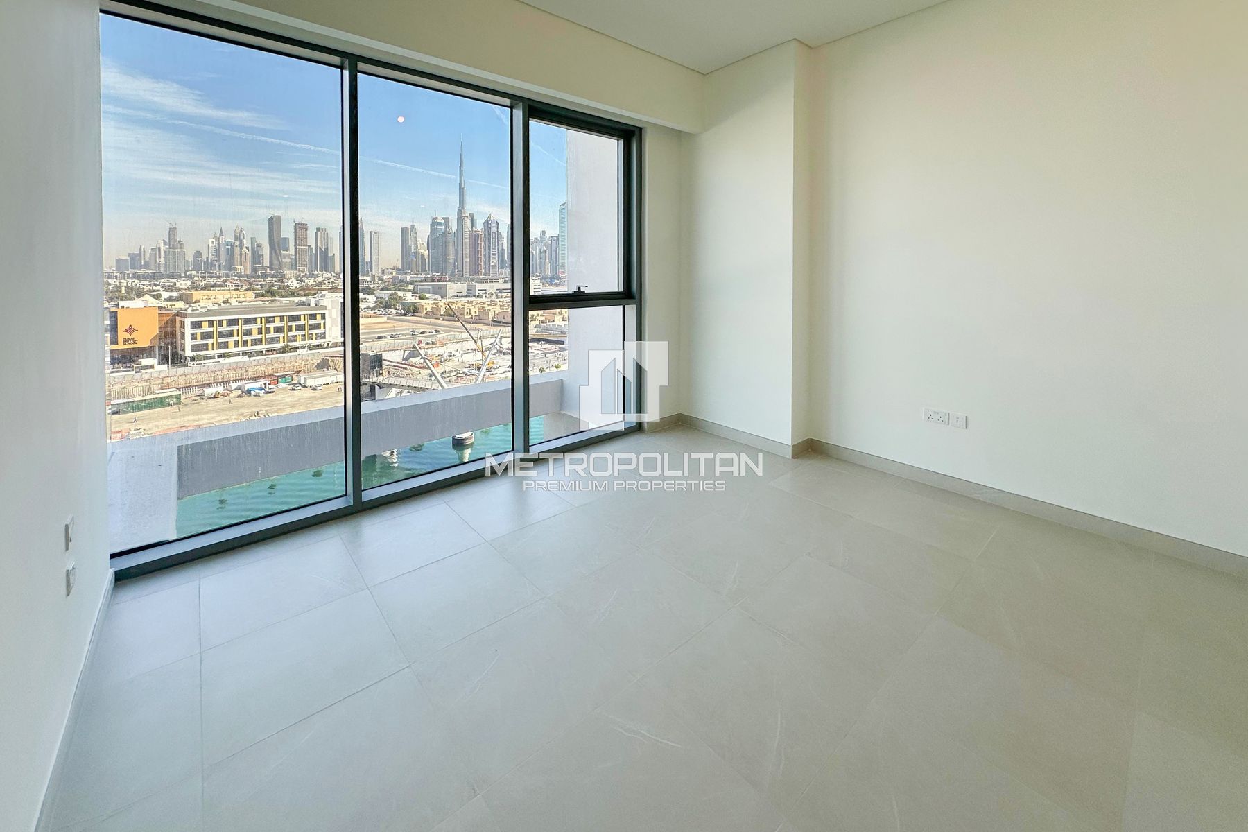 Full Canal and Skyline Views | Vacant from August