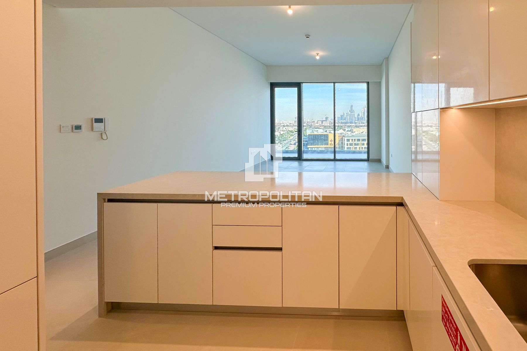 Full Canal and Skyline Views | Vacant from August