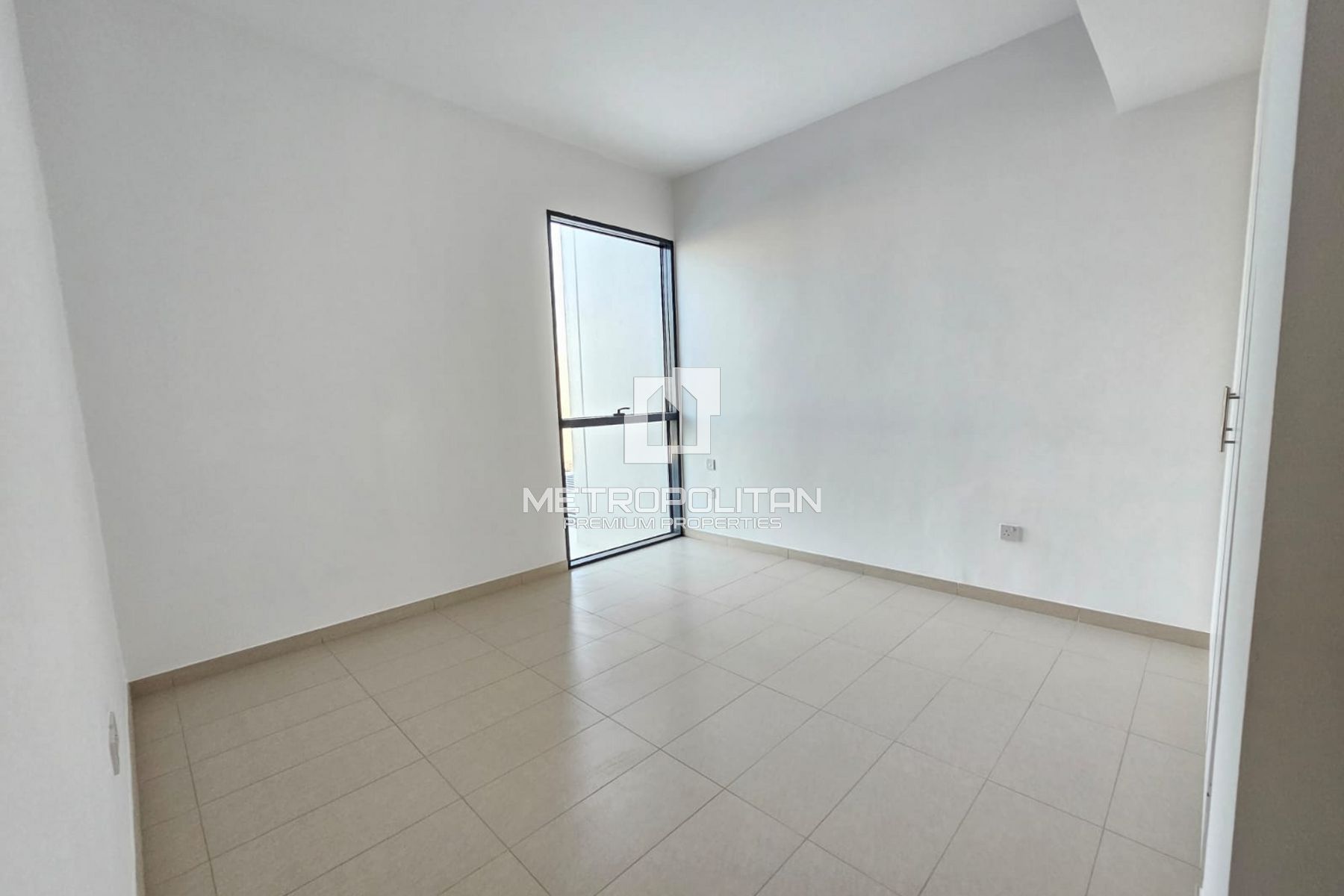 Image - Cherrywoods, Dubai Land, Dubai | Project - Stadthaus