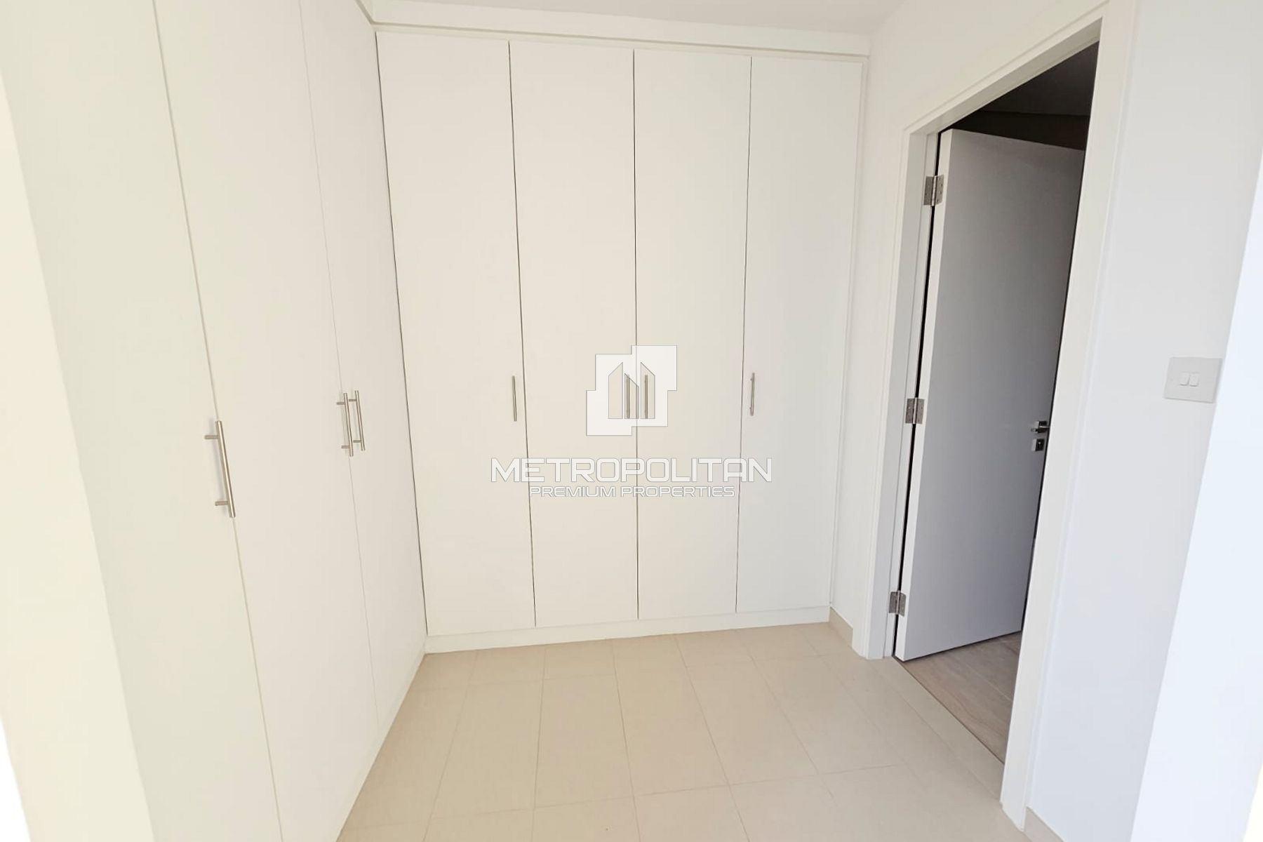 Image - Cherrywoods, Dubai Land, Dubai | Project - Stadthaus