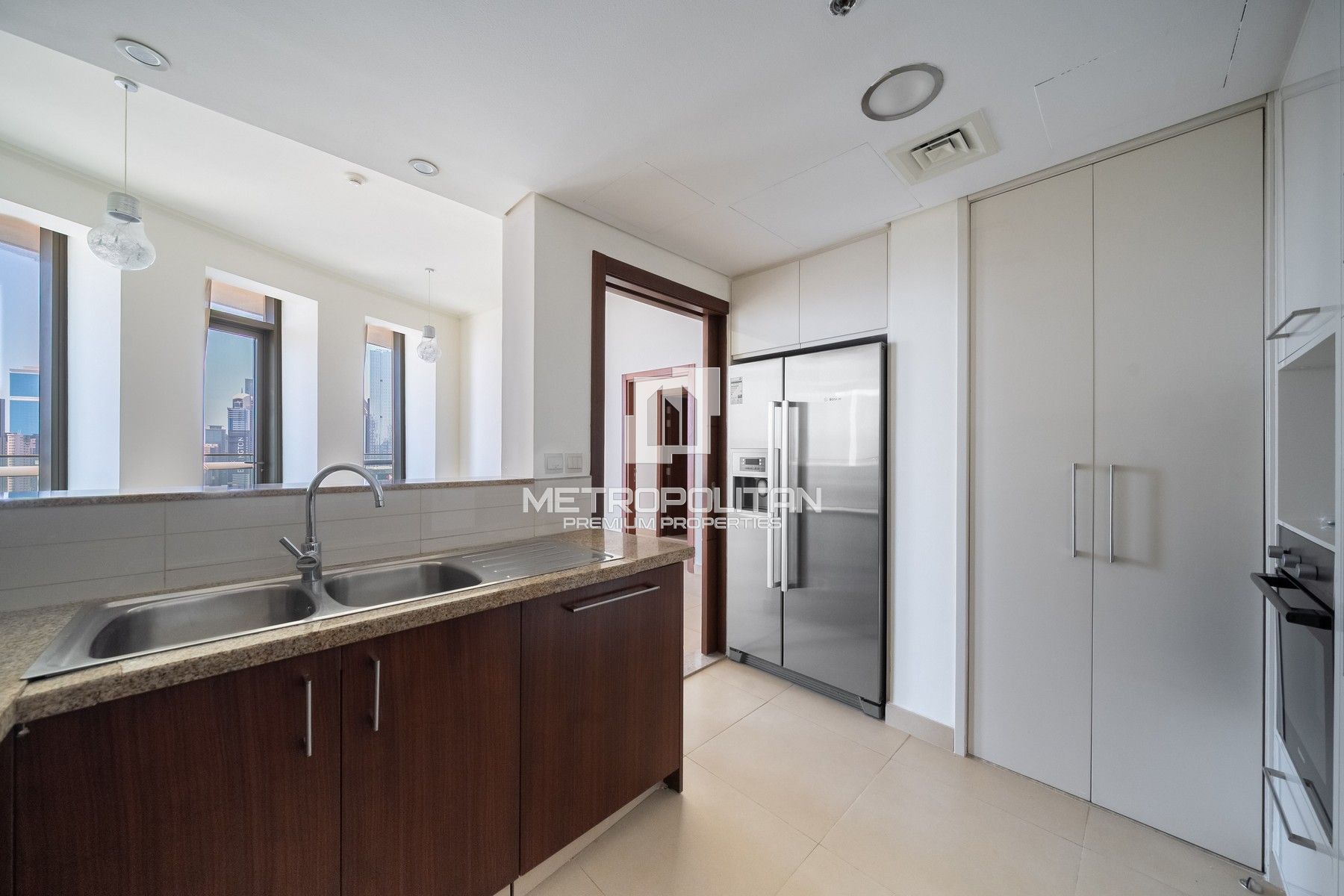 Absoloutely Stunning Views| High Floor | Rare Unit