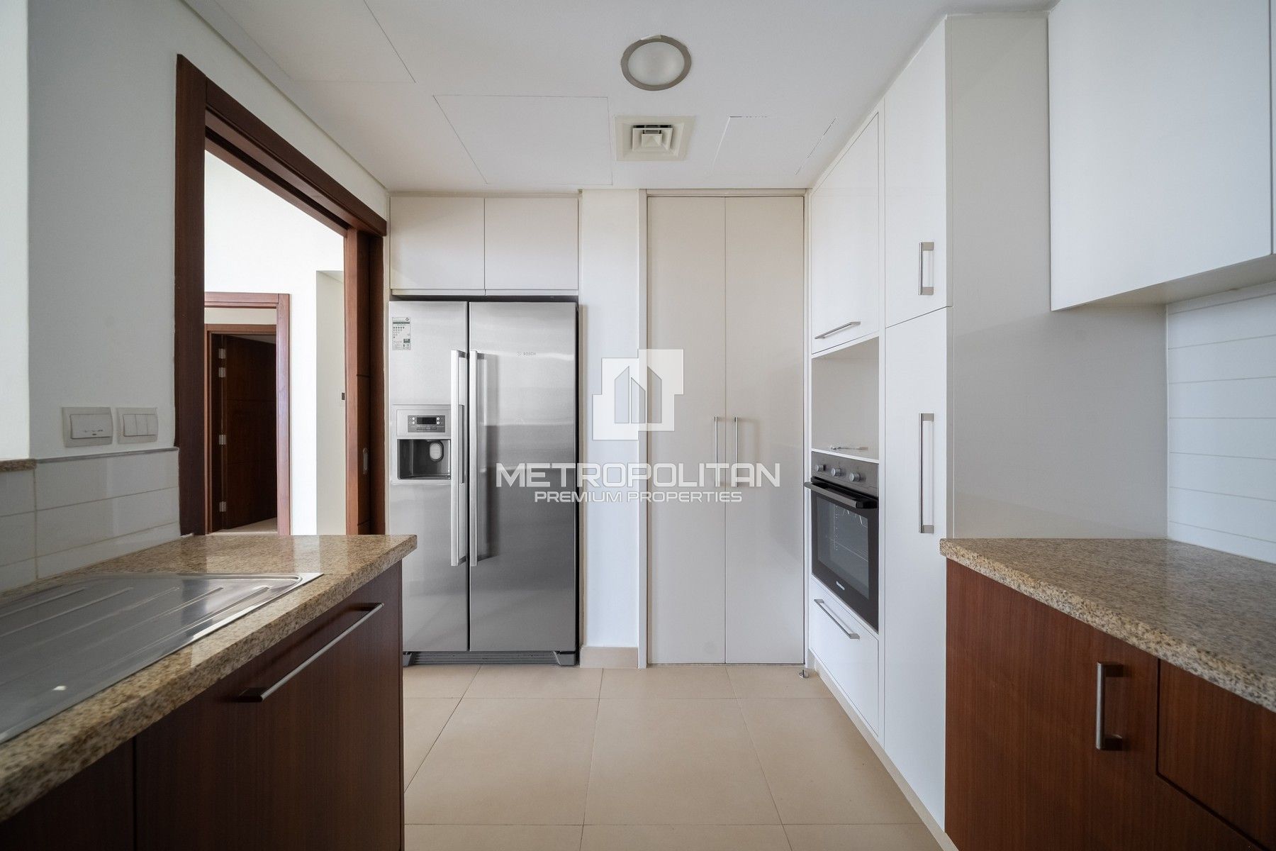 Absoloutely Stunning Views| High Floor | Rare Unit