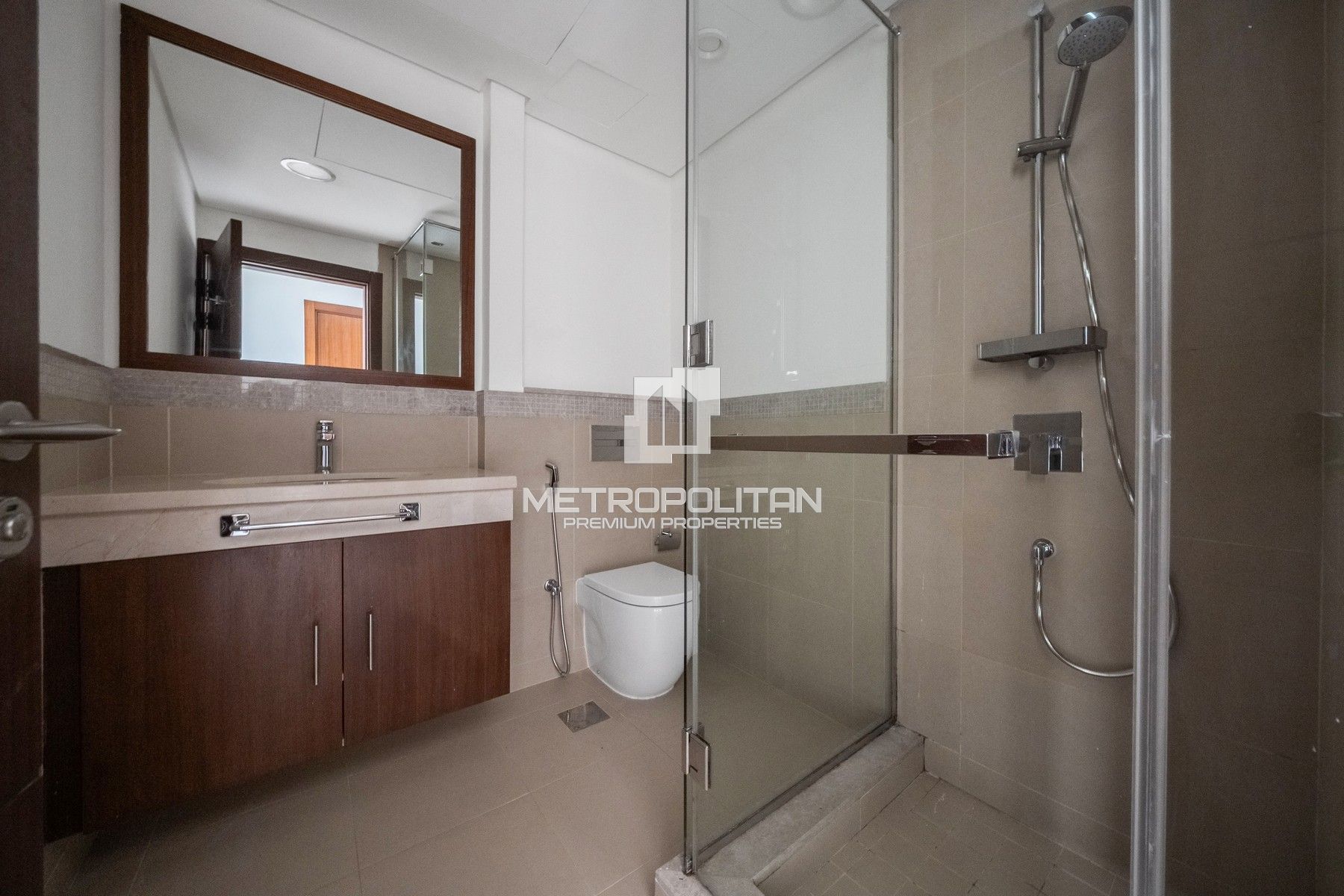 Absoloutely Stunning Views| High Floor | Rare Unit