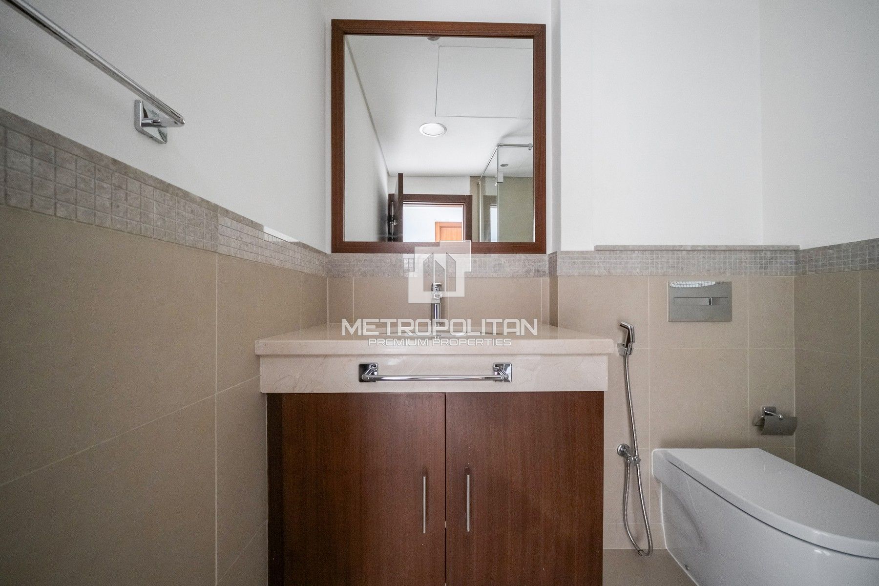 Absoloutely Stunning Views| High Floor | Rare Unit