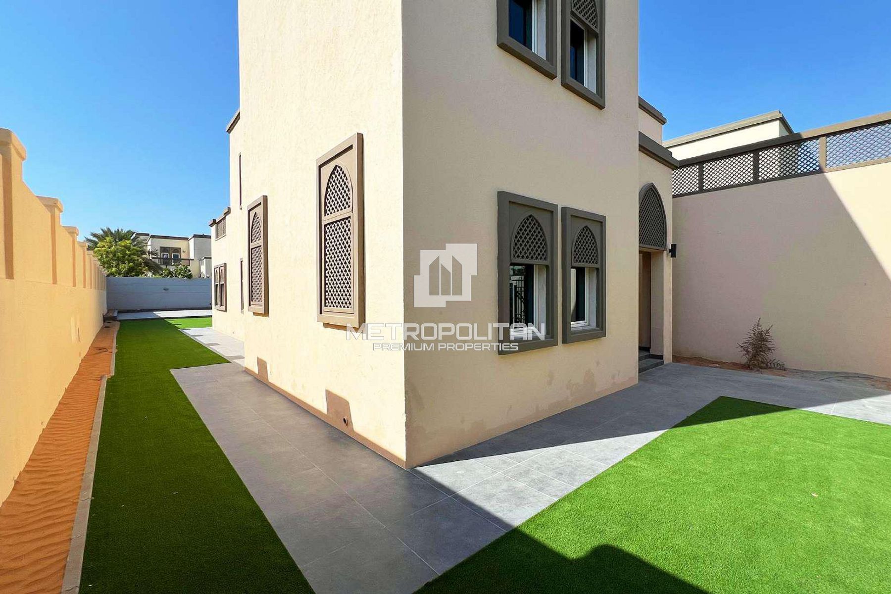 5BR Villa for Sale in Jumeirah Park – MPS-38943 photo-12