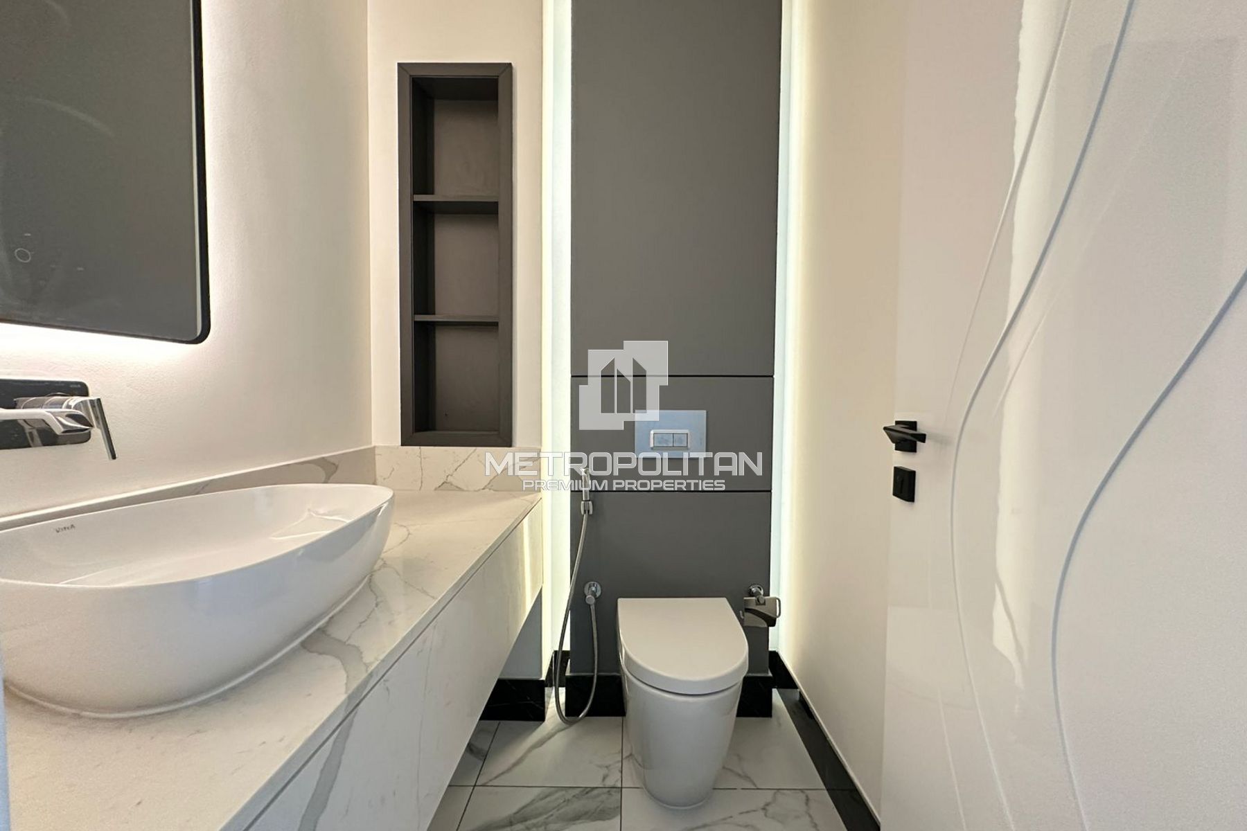 High End Unit | Exceptional Finishing | Vacant photo-10