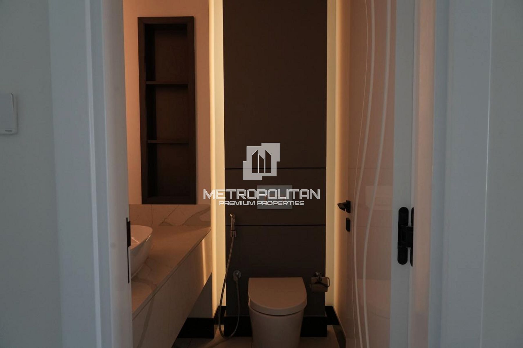 High End Unit | Exceptional Finishing | Vacant photo-14