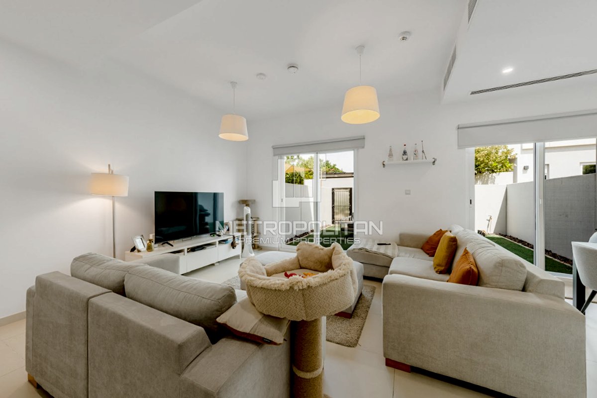 Ideal Location | Backing Central Park | 3BR + Maid