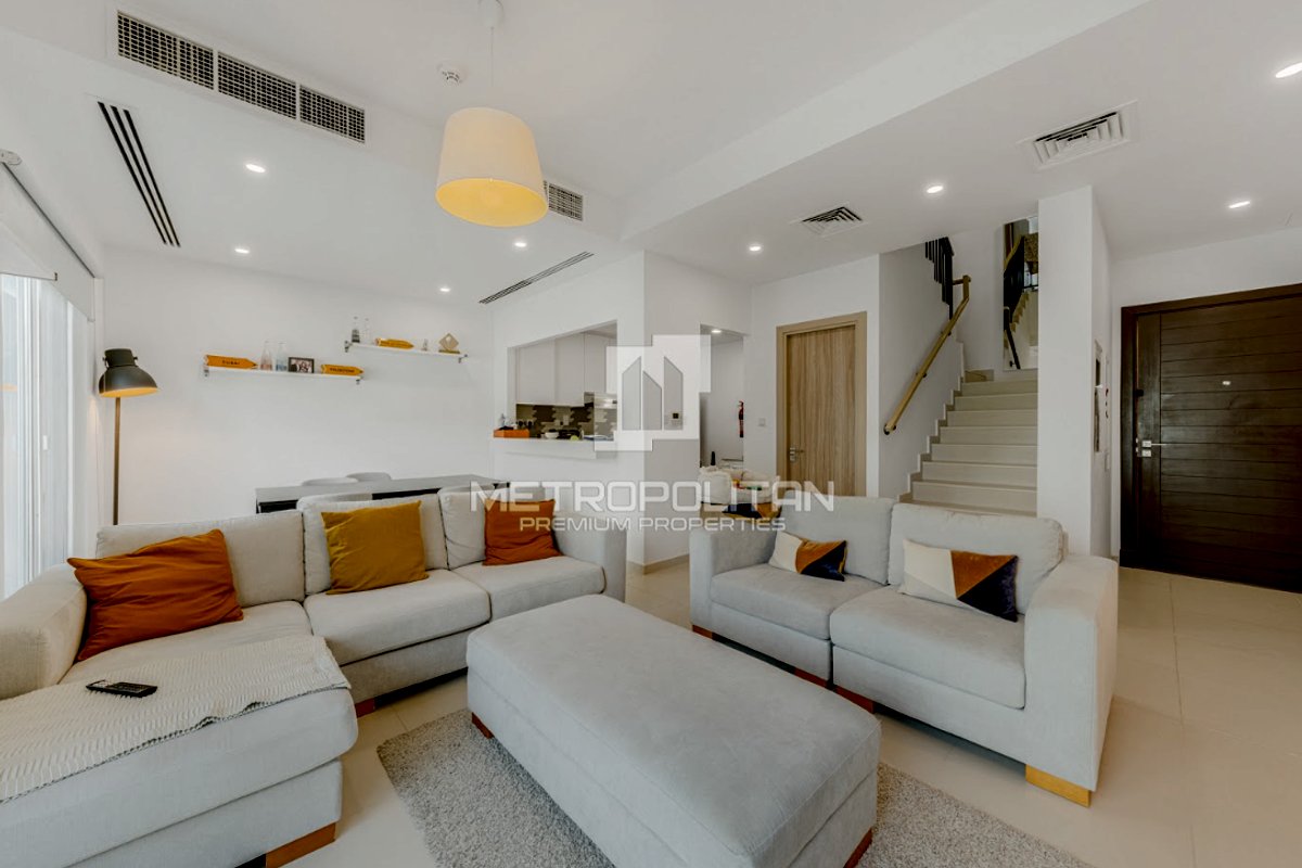Ideal Location | Backing Central Park | 3BR + Maid