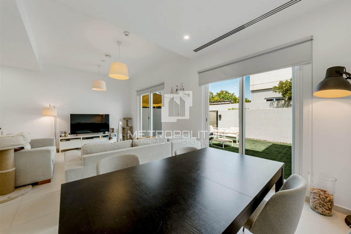 Ideal Location | Backing Central Park | 3BR + Maid