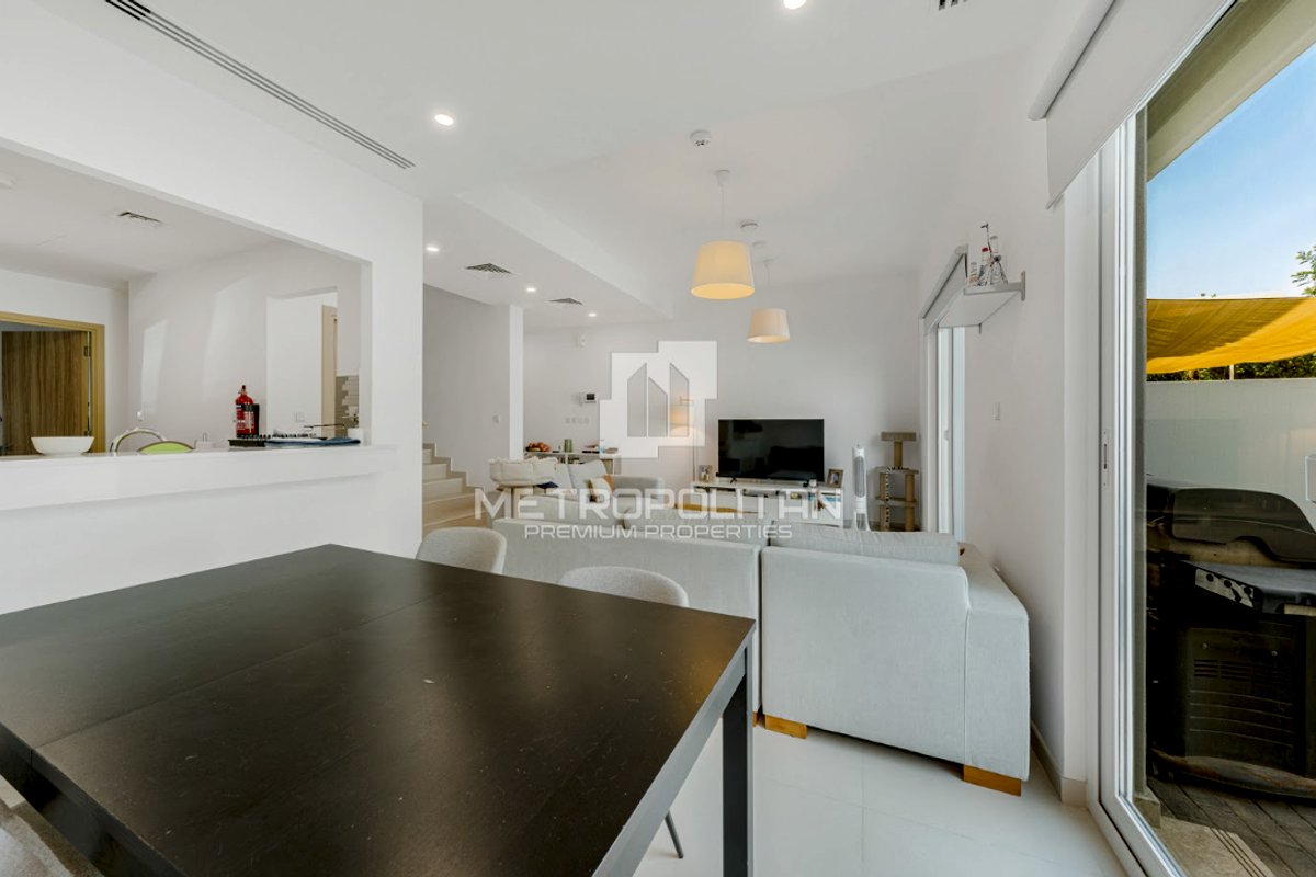 Ideal Location | Backing Central Park | 3BR + Maid
