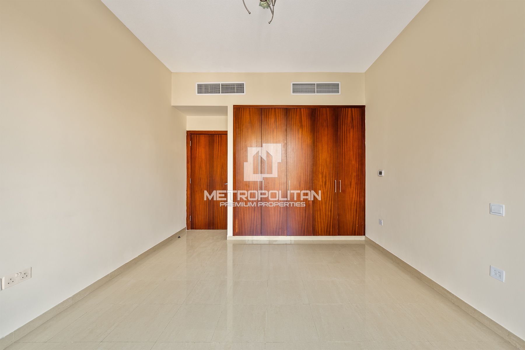 4BR Townhouse for Sale in Jumeirah Islands – MPS-39489 photo-11