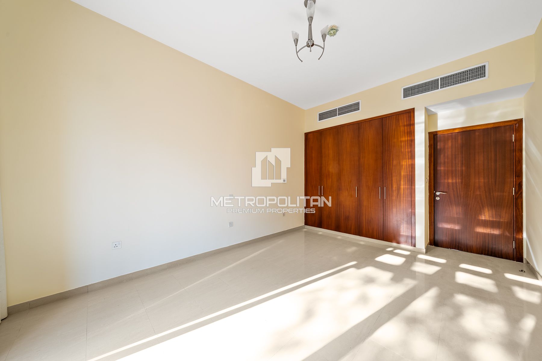 4BR Townhouse for Sale in Jumeirah Islands – MPS-39489 photo-13
